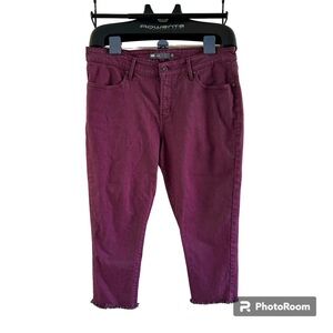 Levi’s “Legging” Cropped Maroon Jeans